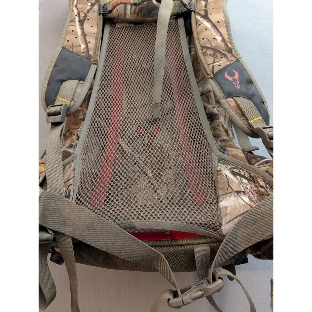 BADLANDS Camouflage Ultra Day Hunting Backpack, Bow Hunting Pack